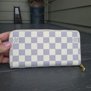 Louis Vuitton Damier Azur Zippy Wallet